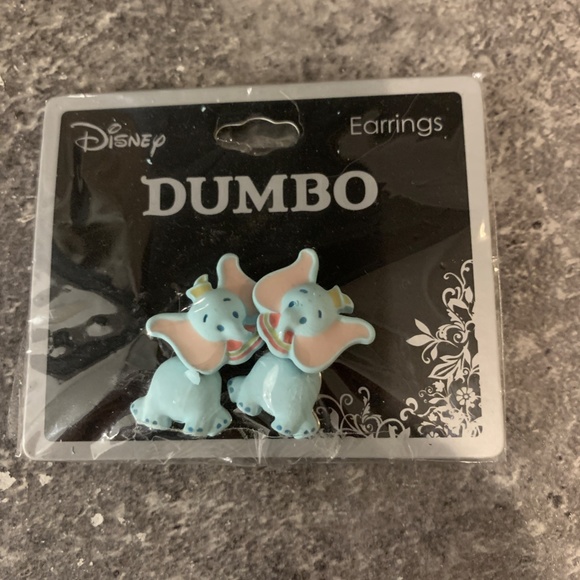 Never Worn! Still in packaging! Disney Dumbo earrings from Hot Topic - Picture 2 of 3
